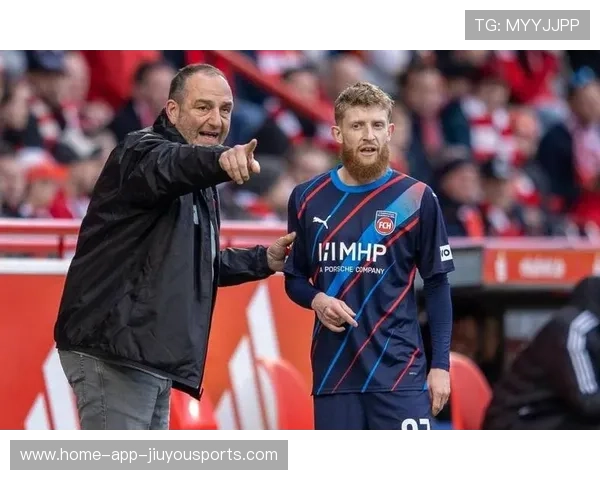 海登近期进攻回暖，战意十足——揭示英超新星崛起的秘密Description_海登凭借近期出色的表现，展现出令人瞩目的进攻火力与战斗意志，成为英超联赛中的焦点人物。本篇深度剖析海登回暖的原因、背后的战术调整，以及未来的潜力与挑战。