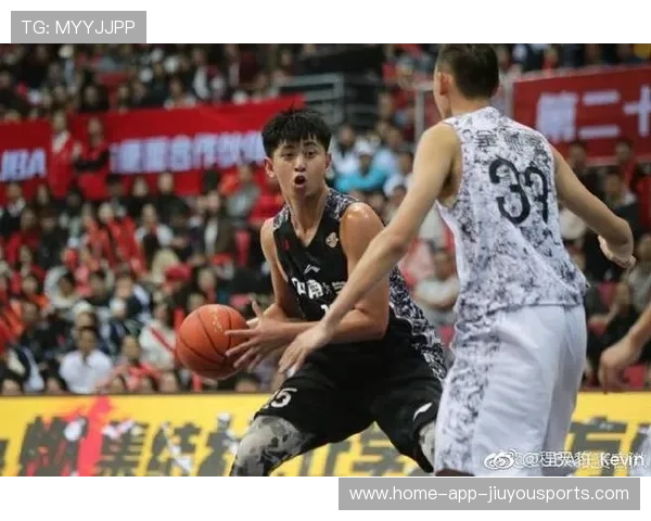 伤病磨砺两年，新疆球迷的默默支持，新疆球员足球