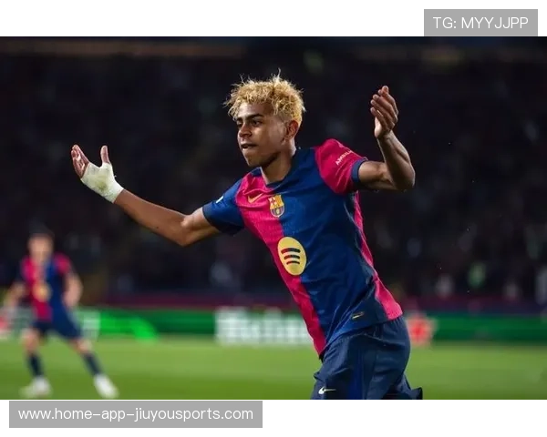 媒体解读登贝莱金球背后的感情故事，登贝莱过人集锦